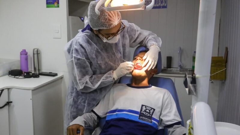 3 Alunos da rede de ensino do Jaboatão têm acesso a atendimento odontológico nas escolas