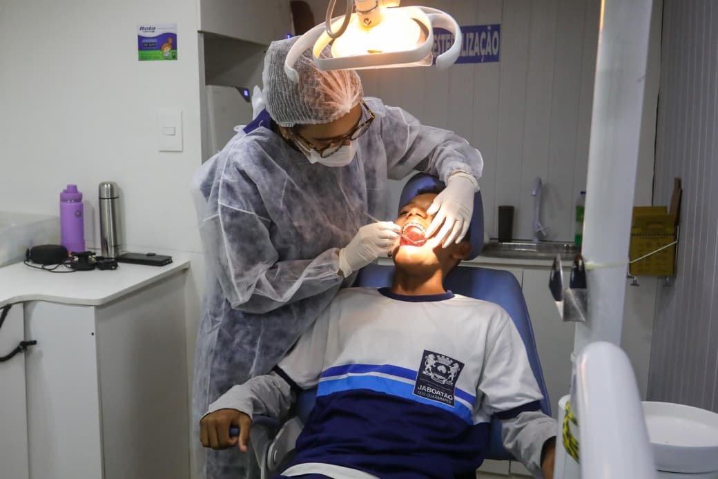 3 Alunos da rede de ensino do Jaboatão têm acesso a atendimento odontológico nas escolas