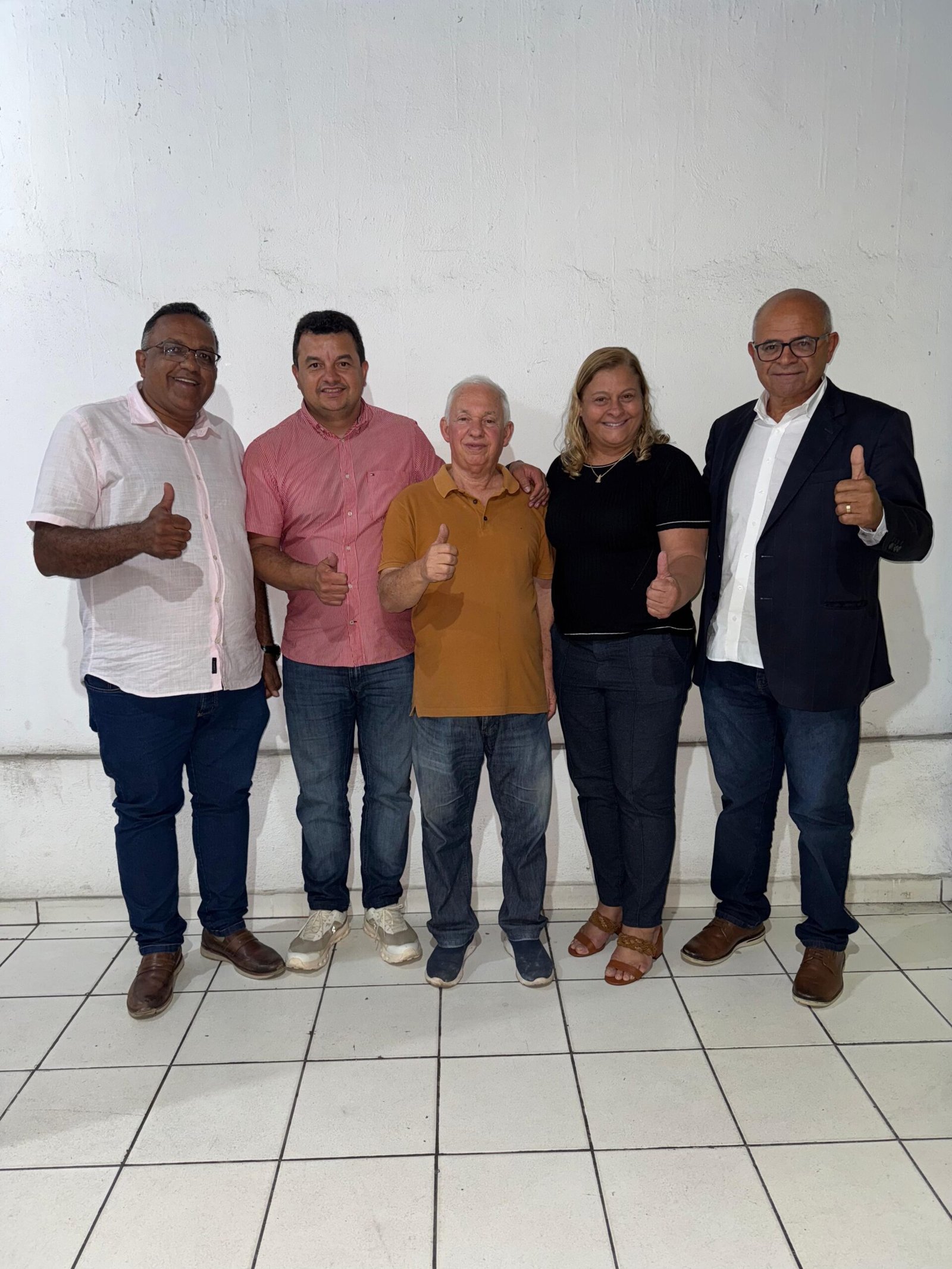 REGINA DA SAÚDE REFORÇA OS APOIOS NA PRÉ-CANDIDATURA A DEPUTADA ESTADUAL, COM A ADESÃO DO EX-DEPUTADO JOÃO EUDES, DE PESQUEIRA.