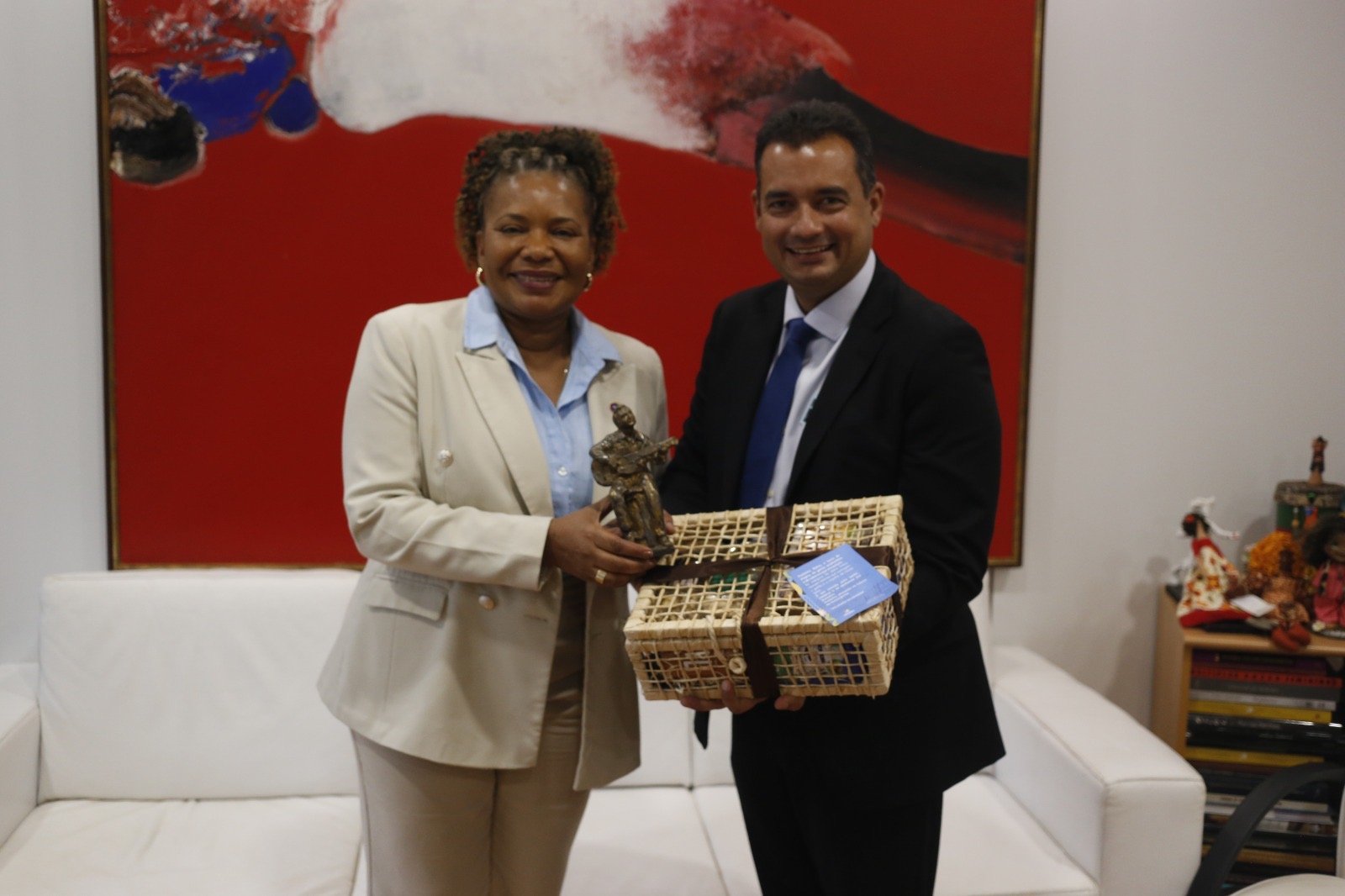 Prefeito Andrei se reúne com a ministra Margareth Menezes e busca apoio do Governo Federal aos grandes eventos culturais de Juazeiro