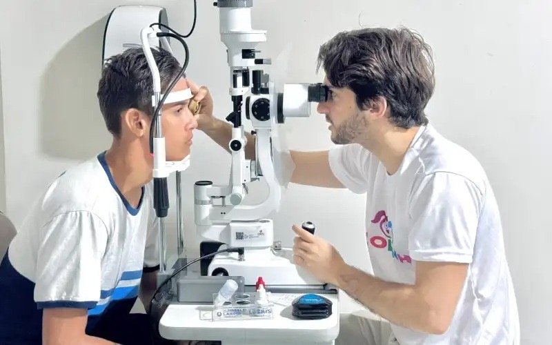 Mutirão oftalmológico do projeto Seopinho garante atendimento gratuito e transporte garantido para estudantes da rede municipal do Jaboatão
