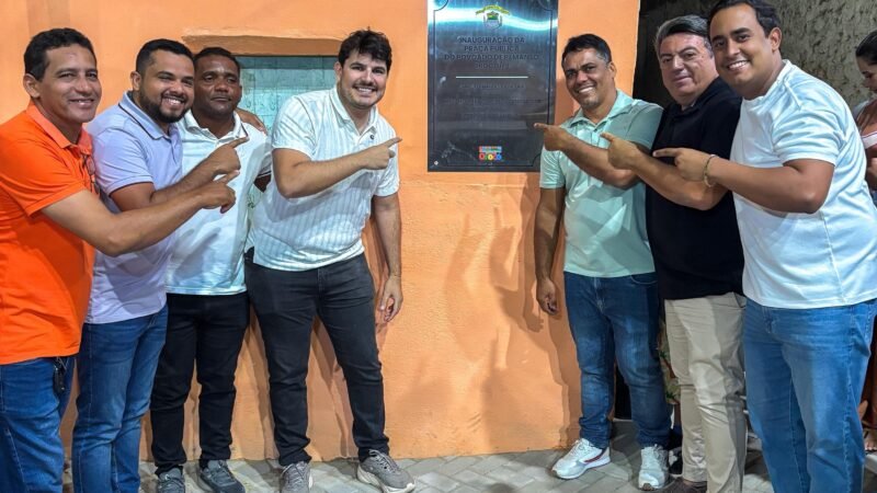 Prefeito Ismael Lira entrega Praça Nossa Senhora Aparecida no Remanso I, e veículo que ficará à disposição da Comunidade Quilombola em Orocó