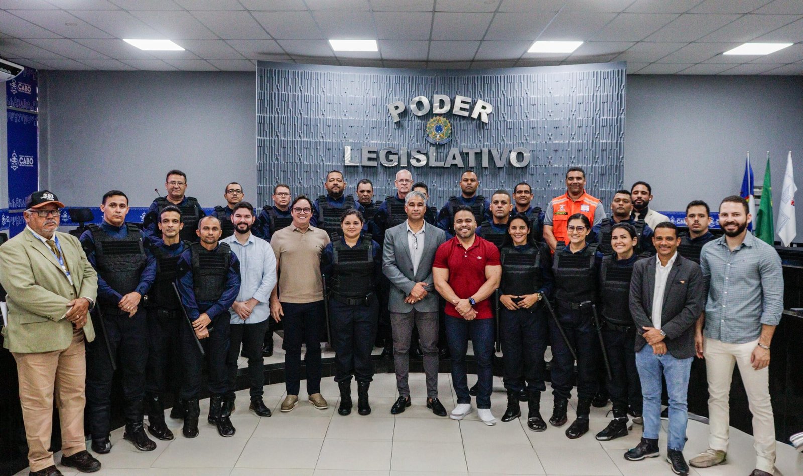 Câmara do Cabo uniformiza guardas patrimoniais com fardamento tático pela primeira vez na história da Casa