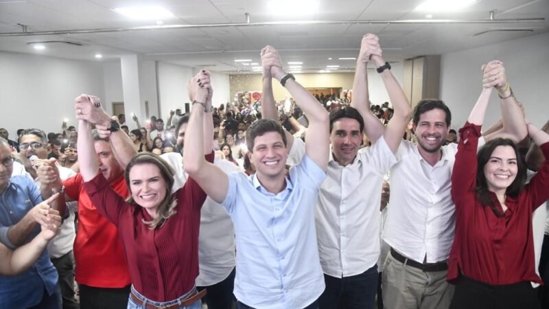 Marília Arraes mostra força em ato do solidariedade