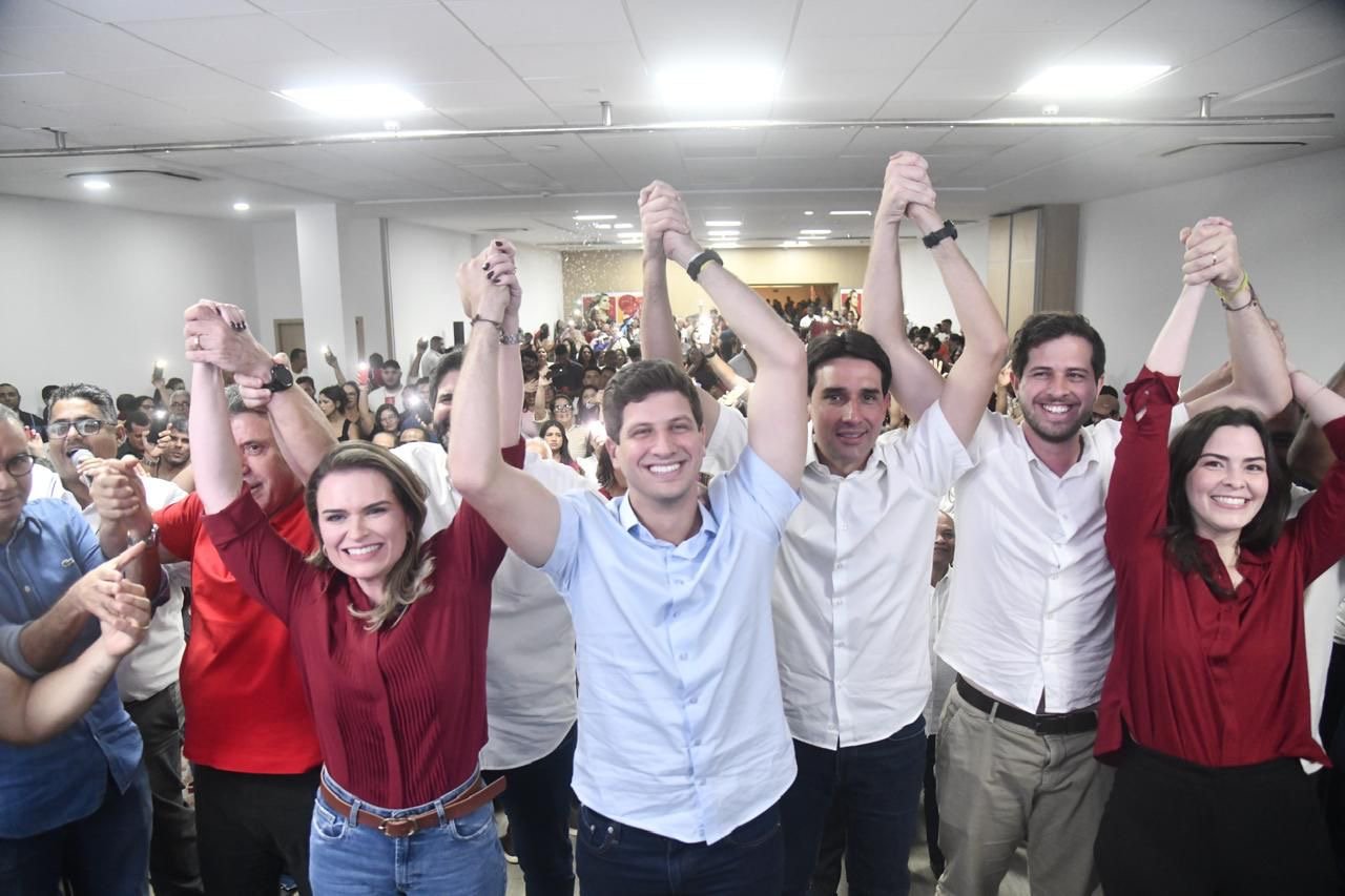 Marília Arraes mostra força em ato do solidariedade