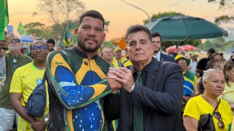 Deputados Abimael Santos e Coronel Meira participam de ato pró-anistia em Brasília