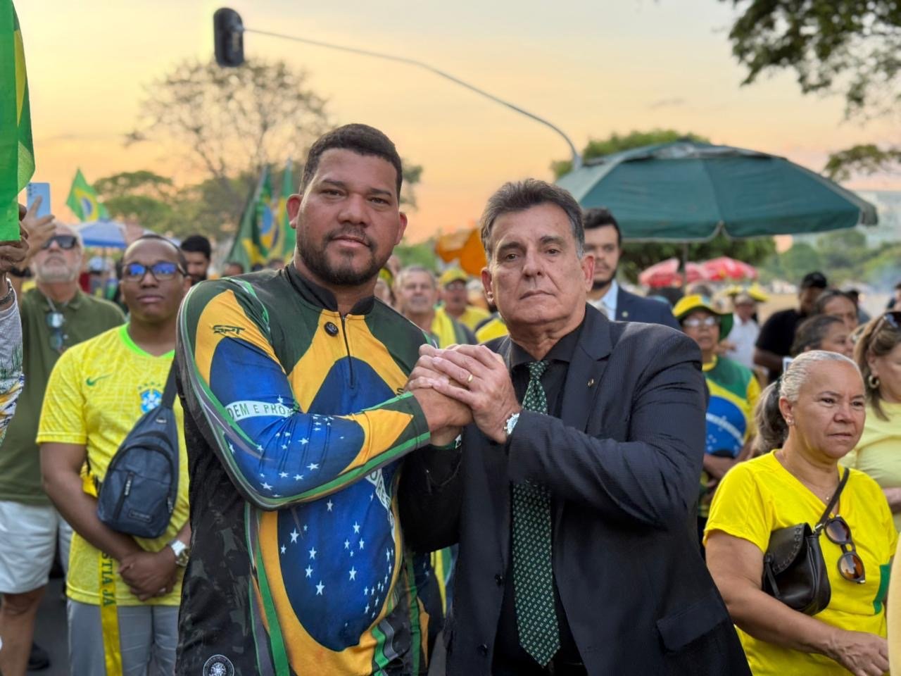 Deputados Abimael Santos e Coronel Meira participam de ato pró-anistia em Brasília