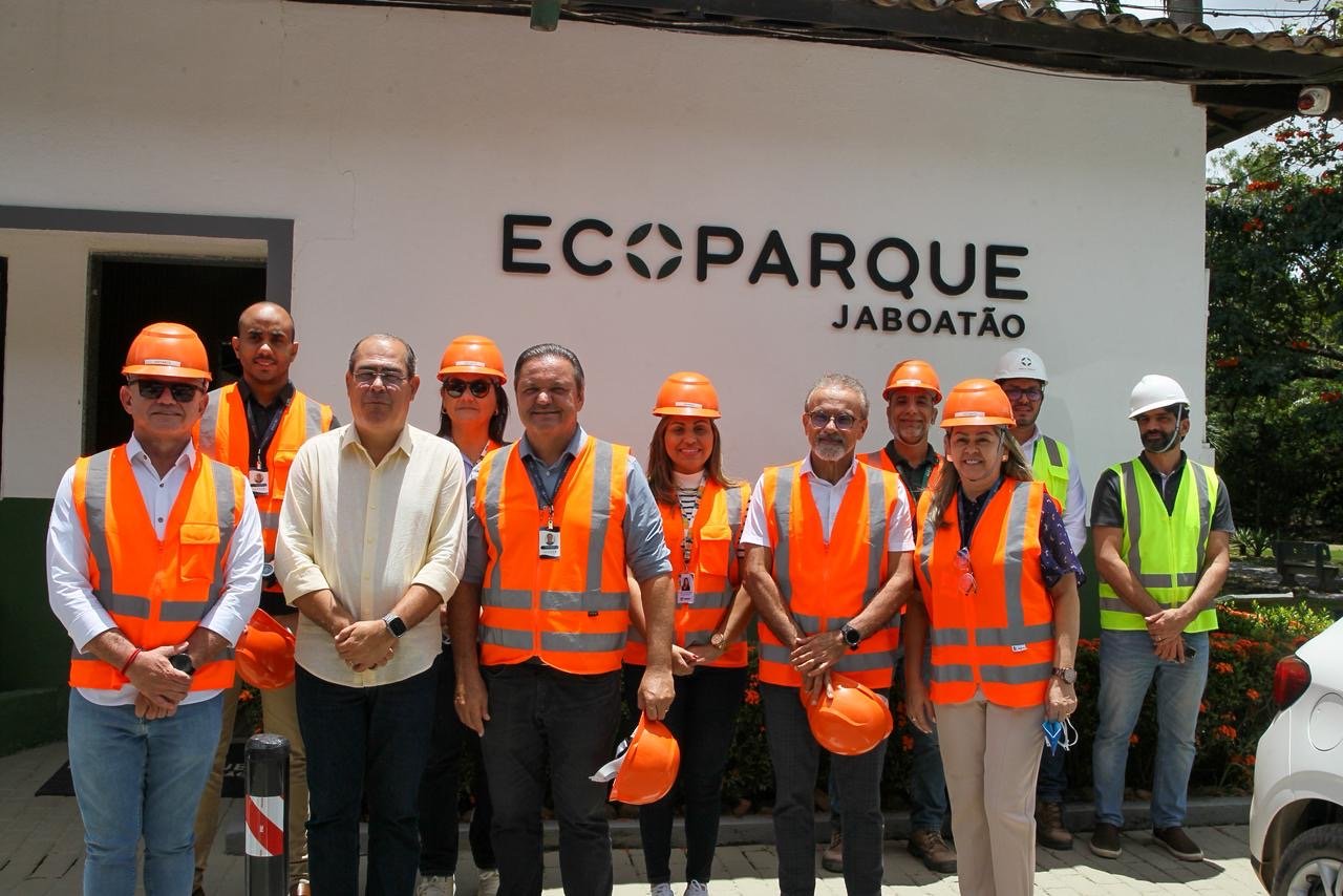 Comitiva de Juazeiro (BA) conhece in loco modelo jaboatonense na gestão de resíduos sólidos