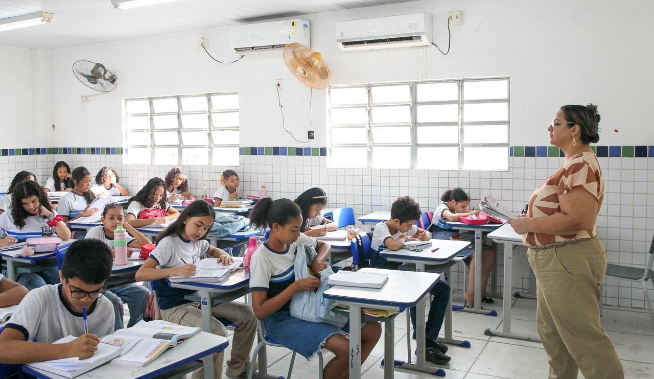 Professores da rede do Jaboatão recebem benefícios e são valorizados pela gestão municipal