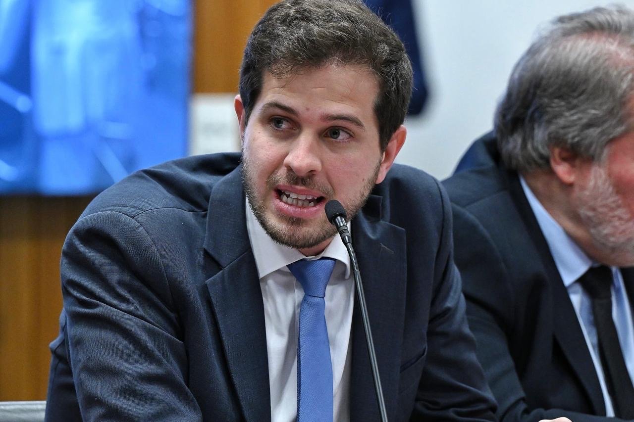 Pedro Campos garante Política Nacional de Reajuste no projeto que amplia a isenção do Imposto de Renda para quem ganha até R$5mil