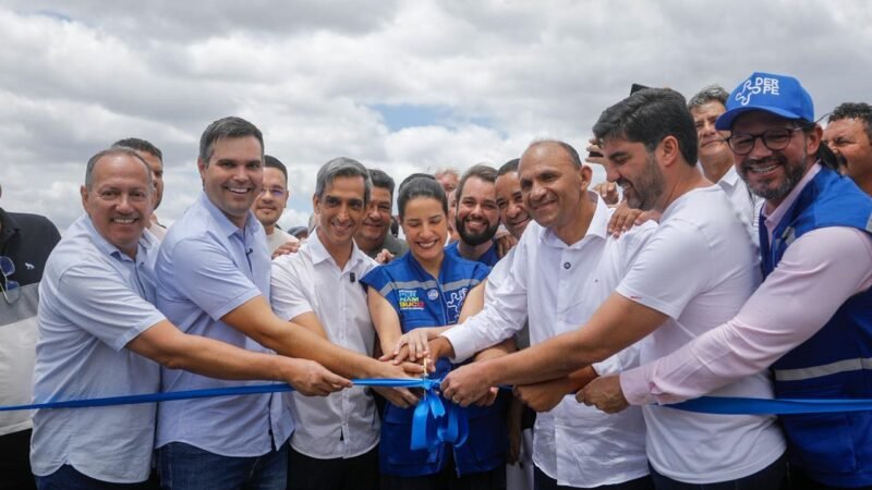 Em Vertentes, governadora Raquel Lyra assina ordem de serviço para restaurar a PE-130, e Governo supera mais de R$ 1 bilhão em obras viárias no Agreste