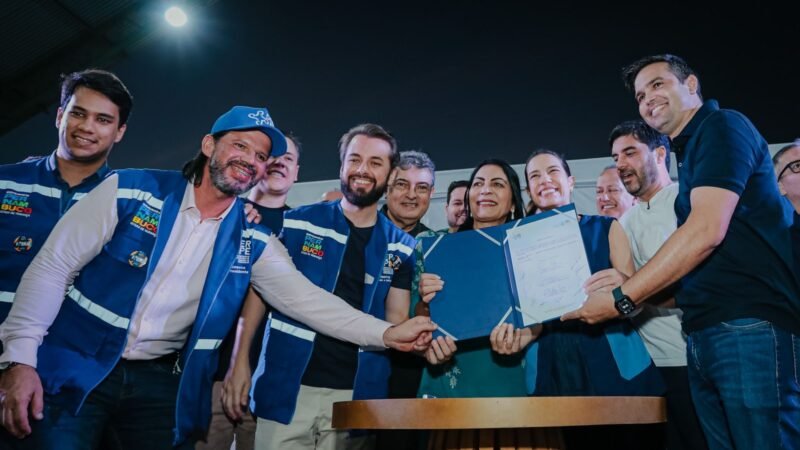 Em Jataúba, governadora Raquel Lyra autoriza restauração da PE-160 e entrega títulos de regularização fundiária