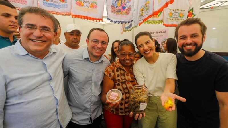 Em Santa Cruz da Baixa Verde, governadora Raquel Lyra prestigia Festa da Rapadura e entrega ações para a Educação