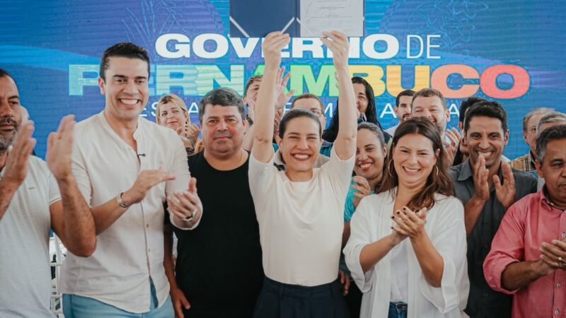 Em Caruaru, governadora Raquel Lyra anuncia mais de R$ 9 milhões em investimentos estaduais para a construção da nova Feira do Gado e pavimentação de ruas
