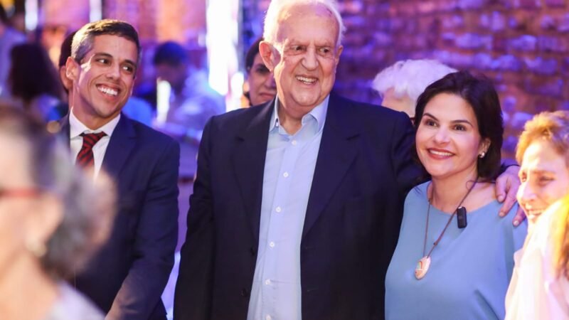 Governadora em exercício Priscila Krause presta homenagem ao ex-governador Jarbas Vasconcelos em celebração pelos 25 anos do Porto Digital