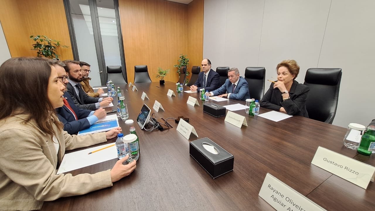 Em encontro com Dilma Rousseff em Xangai, governadora Raquel Lyra discute projetos financiados pelo Banco do Brics