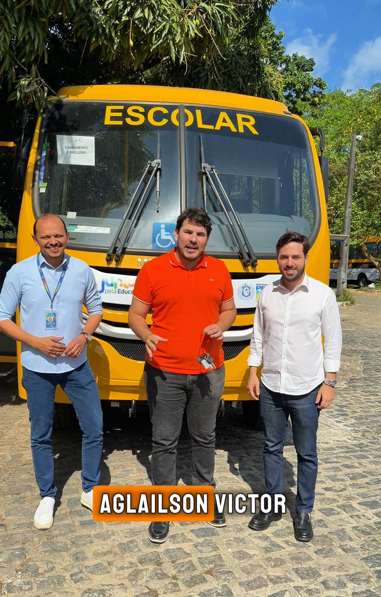 Prefeito Ismael Lira recebe mais dois ônibus escolares para reforçar o transporte dos estudantes em Orocó