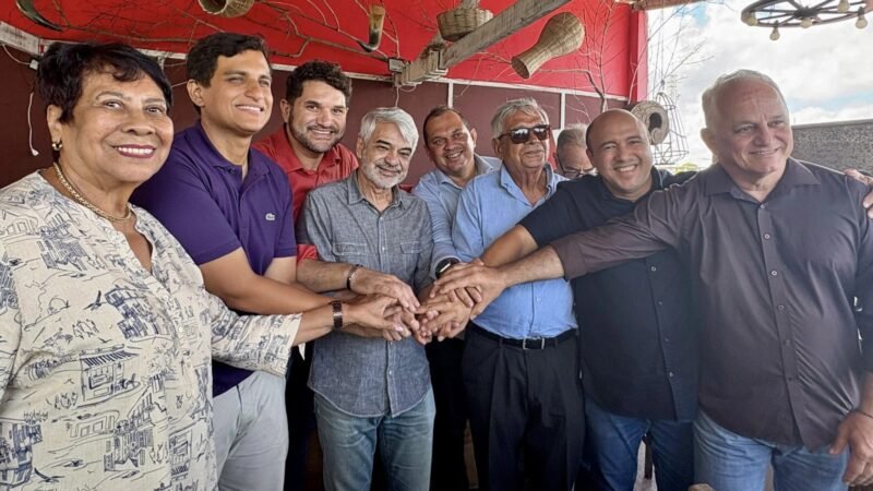 Humberto Costa recebe apoio de mais 10 prefeitos à sua reeleição ao Senado