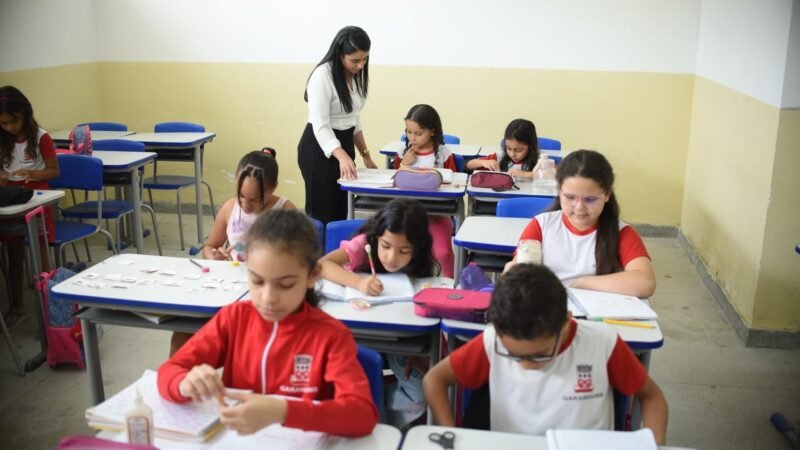 Prefeitura de Garanhuns anuncia R$ 300 mil em premiações para professores