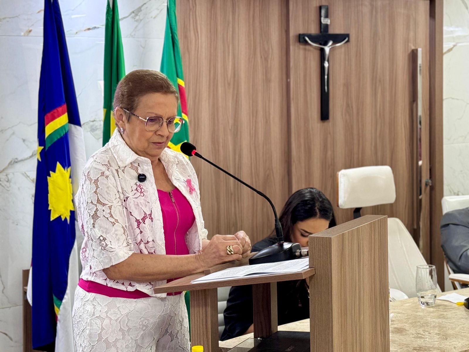 Prefeito Zeca Cavalcanti homenageia vereadora Célia Galindo com nome em ala do Centro da Mulher