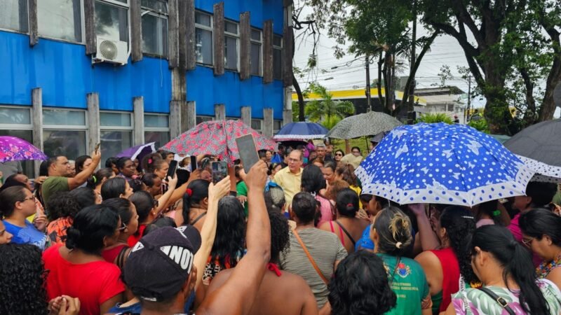 Prefeito Mano Medeiros dialoga com movimento social e anuncia doação de terreno para o Minha Casa Minha Vida