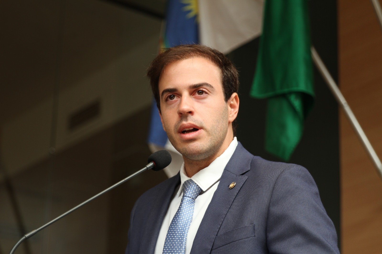 Gilson Filho questiona Prefeitura: R$ 650 mil em emendas para medicamentos estão parados