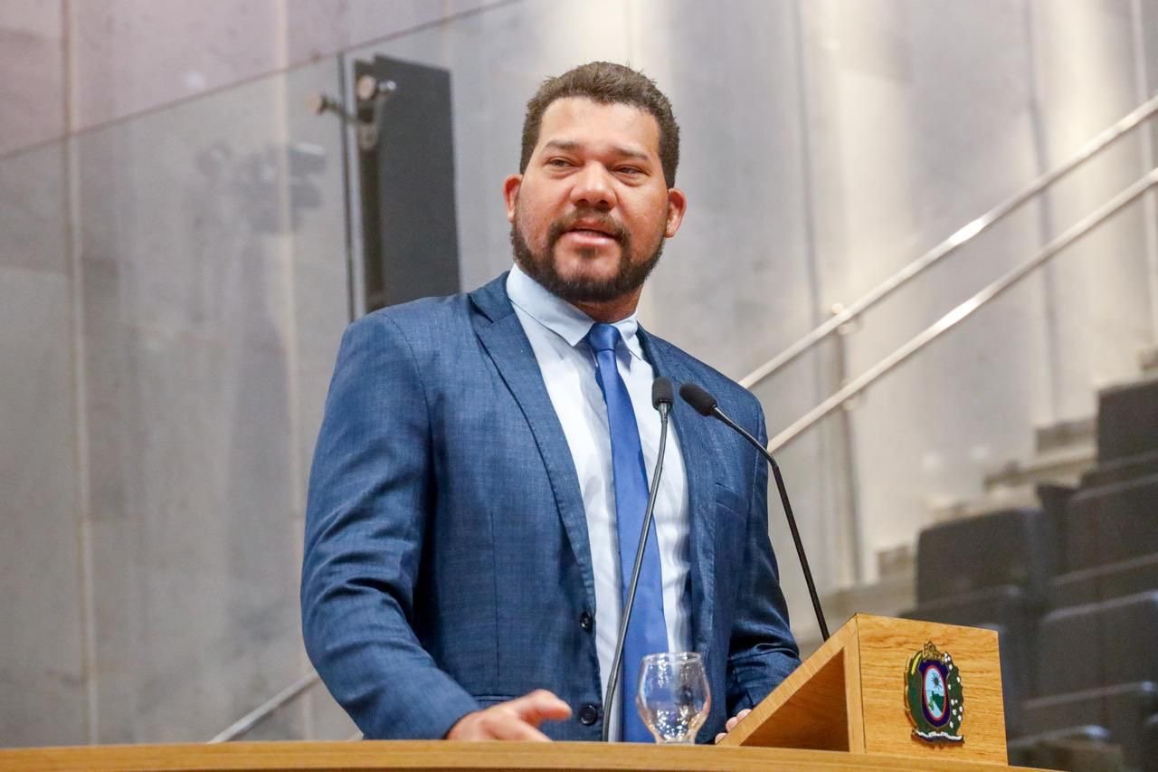 Isenção de IPVA criada por Abimael Santos é aprovada na Comissão de Finanças da Alepe