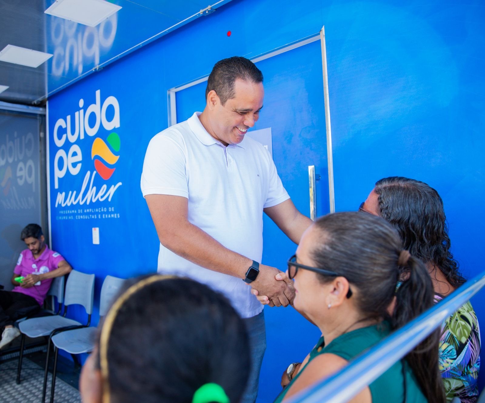 Jeferson Timóteo acompanha ação da Carreta da Mulher no Cabo. Atendimentos vão até o sábado
