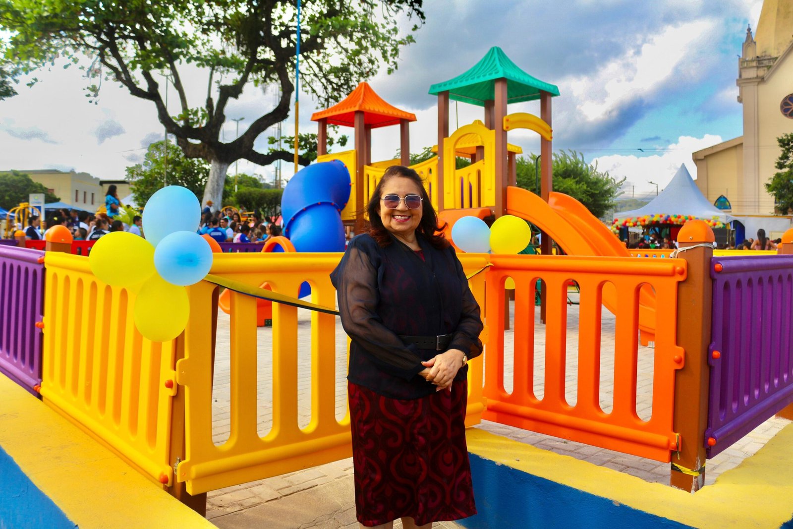 Prefeita Dona Graça comemora o sucesso da Festa do Dia das Crianças e entrega novo playground na Praça Coração Eucarístico