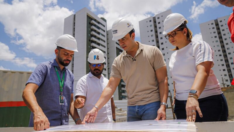 Prefeito Rodrigo Pinheiro visita obras em execução no José Liberato e no Indianópolis