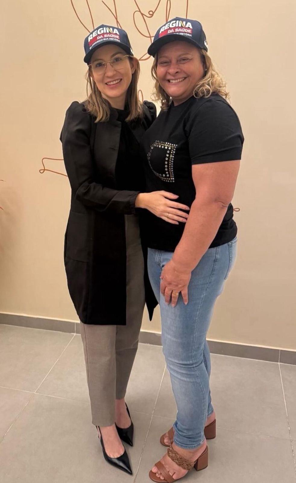 A médica Tereza Estrela Rocha declarou em suas redes sociais o voto para a pré-candidata a deputada estadual Regina da Saúde, nas eleições de 2026.