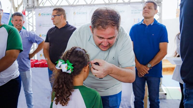 Secretaria de Articulação Política participa da entrega de 88 óculos para alunos da Vila Rafael, na Zona Rural de Caruaru