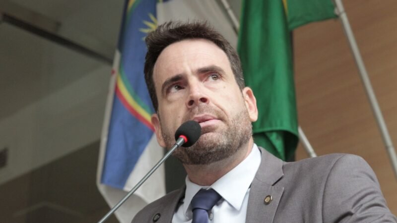 EDUARDO MOURA CRITICA INTERFERÊNCIA DO EXECUTIVO NA VOTAÇÃO DA LOA. DURANTE LIVE, VEREADOR RECEBE APOIO DO GOVERNADOR DE MINAS, ROMEU ZEMA