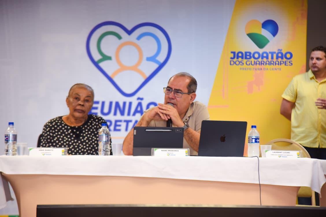 Mano Medeiros lidera reunião de monitoramento do primeiro ano de governo