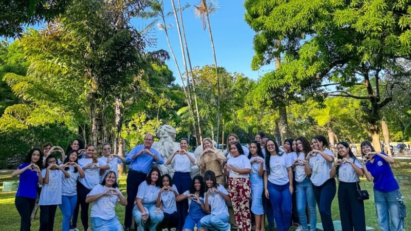 Debutantes do Jaboatão fazem visita guiada ao Palácio do Campo das Princesas e mergulham na história de Pernambuco