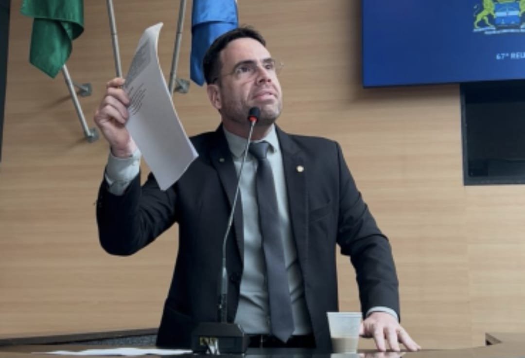 EDUARDO MOURA CONSTESTA NÚMEROS DO PROJETO DISTRITO GUARARAPESE DENUNCIA FAVORECIMENTO À FAMÍLIA COELHO