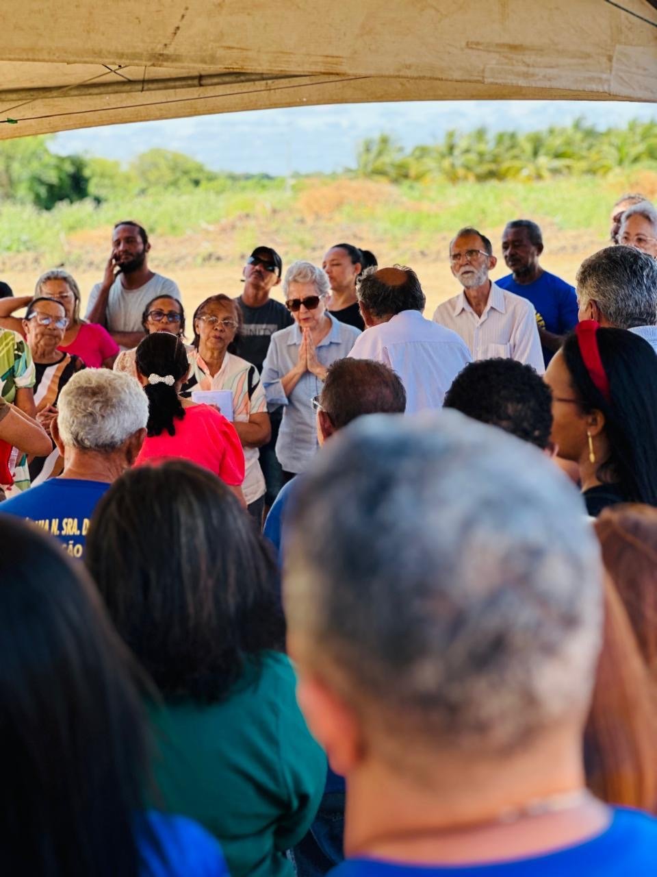 Após 40 anos de abandono e descaso total o cemitério antigo de Belém do São Francisco volta a receber fiéis com celebração da missa de finados