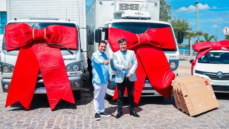 Prefeito Andrei participa do lançamento do Natal do São Francisco e destaca integração entre poder público e empresários para aquecer a economia local