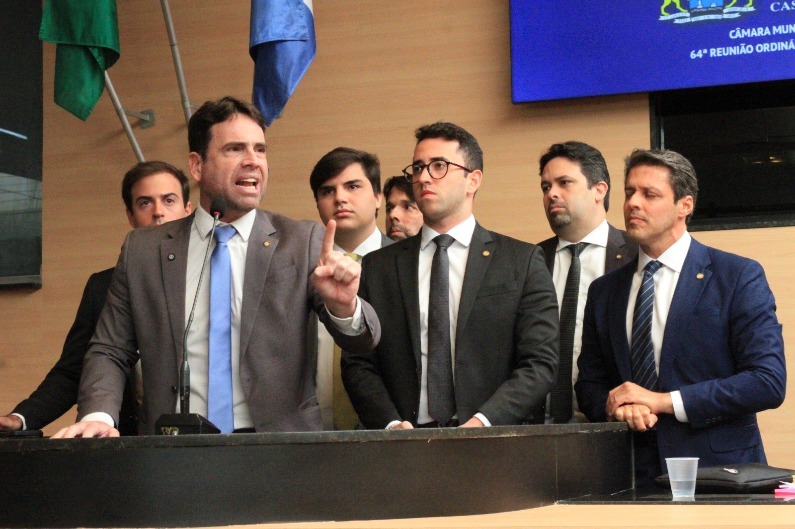 VEREADOR EDUARDO MOURA MOBILIZA BANCADA DE OPOSIÇÃO PARA ACIONAR COMISSÃO DE ÉTICA CONTRA JÔ CAVALCANTI