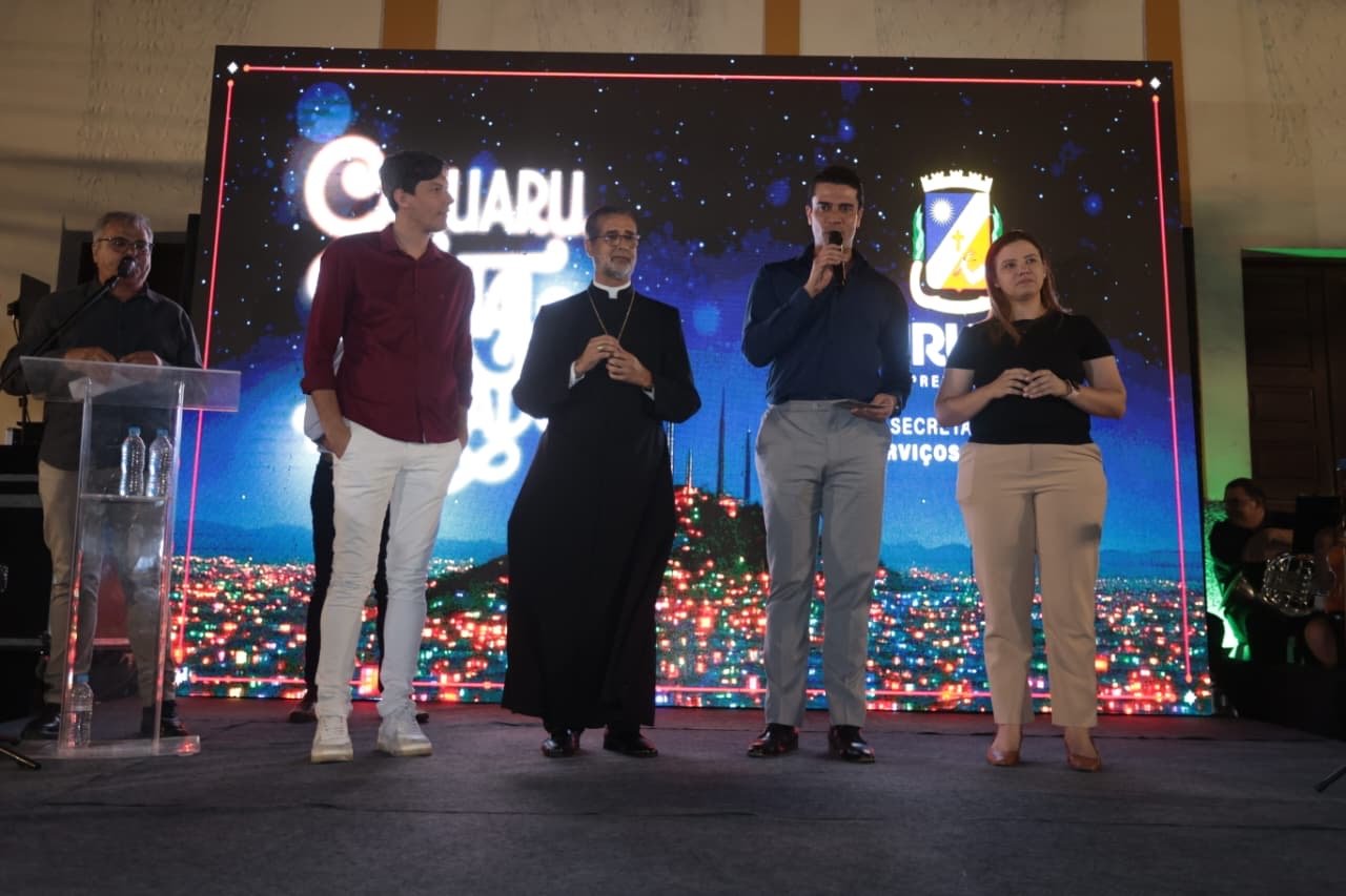 “Caruaru, Natal Iluminado”: espetáculo de luz e celebração marca o lançamento da maior decoração natalina da história da cidade