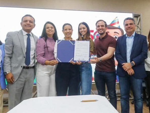 Victor Coelho acompanha governadora Raquel Lyra em agenda importante na cidade de Petrolina