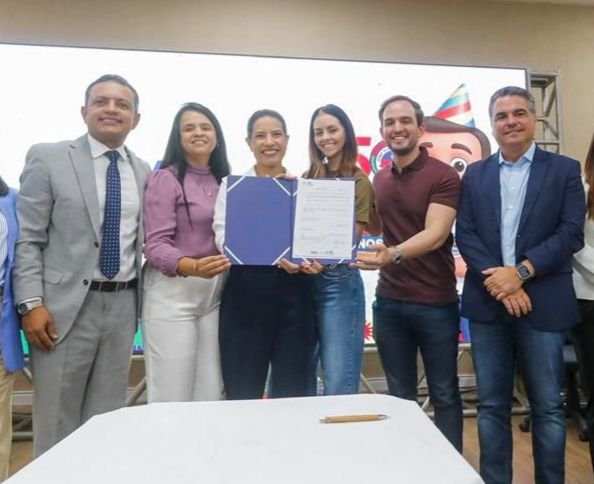 Victor Coelho acompanha governadora Raquel Lyra em agenda importante na cidade de Petrolina