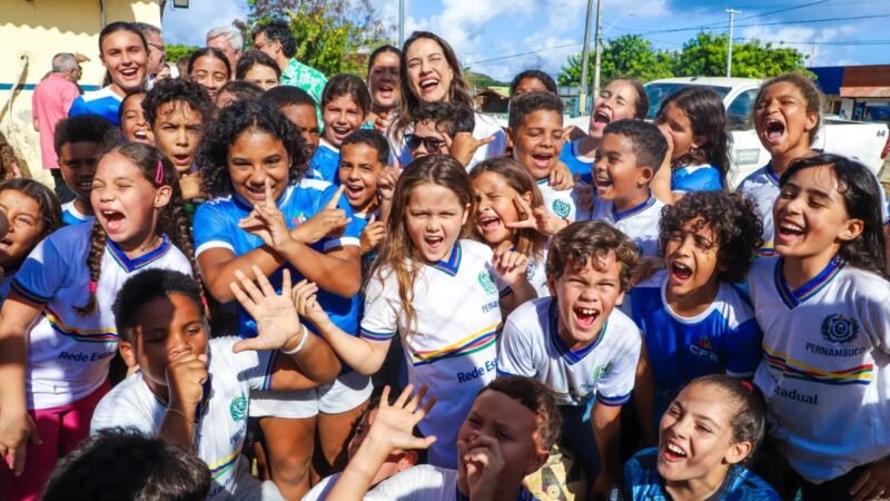 Em Fernando de Noronha, governadora Raquel Lyra anuncia a construção de casas e reforma do cemitério local