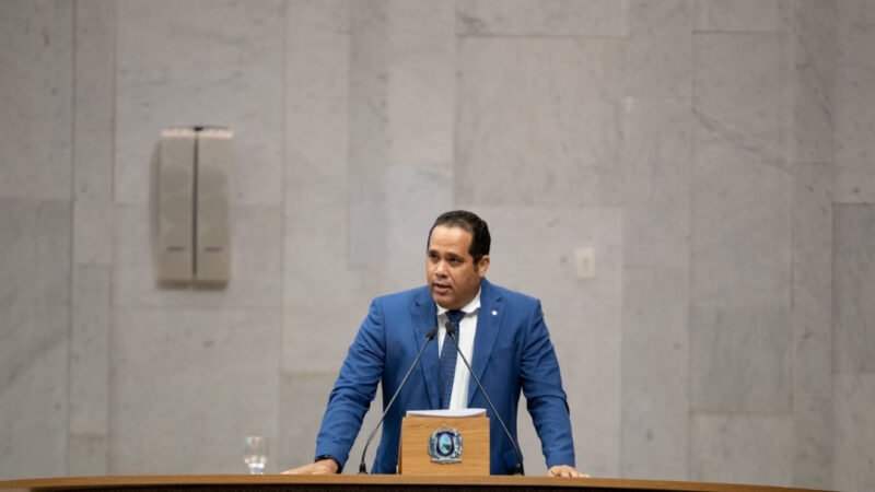 Deputado Jeferson Timóteo anuncia que empresa foi contratada para retomar as obras na PE-33