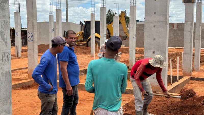 Prefeito de Vicência Eder Waltter acompanha avanço das obras do novo Posto de Saúde na Chã dos Mandados