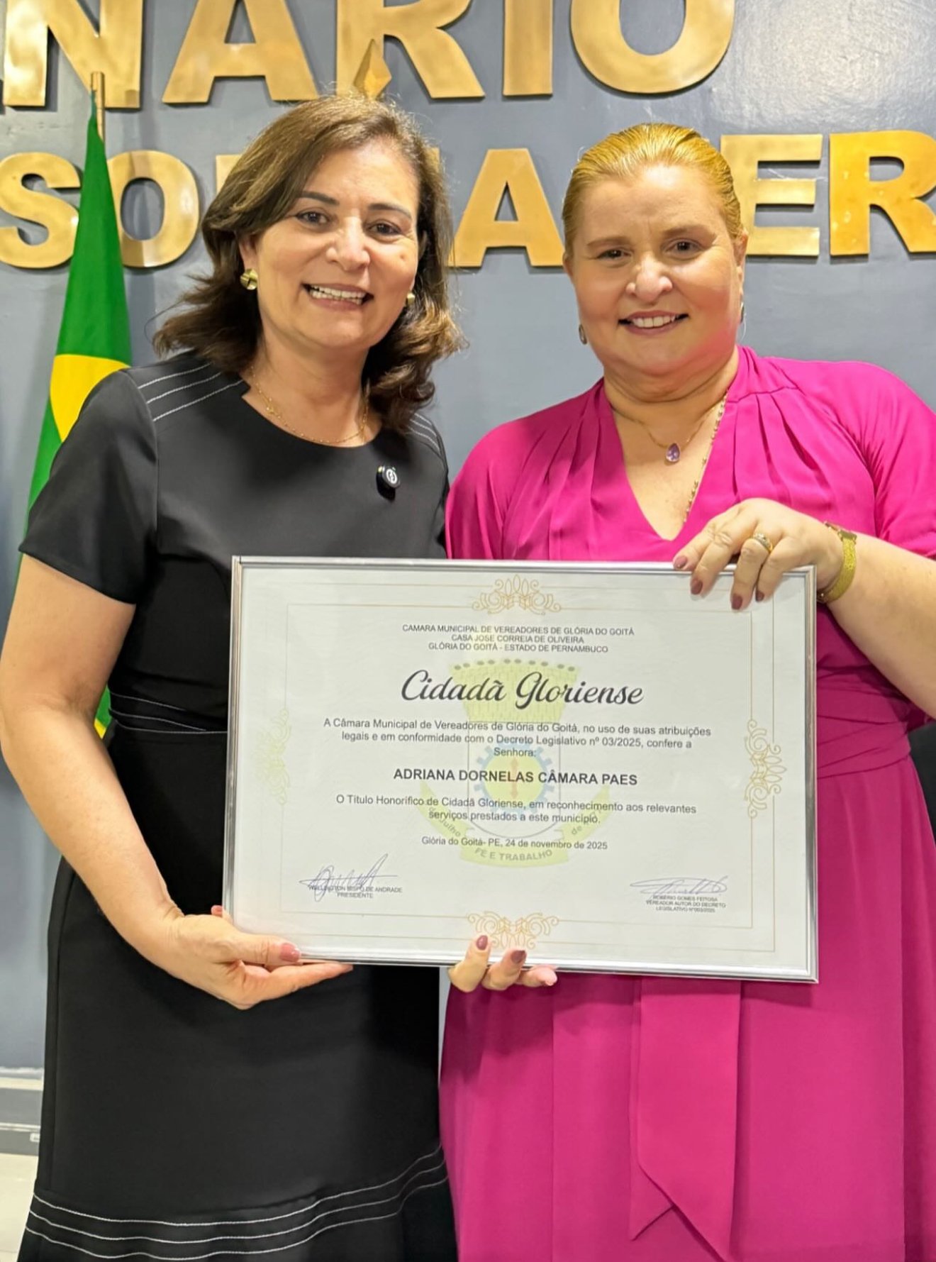 Ex-prefeita Adriana Paes recebe o título de “Cidadã Gloriense” pela Câmara Municipal de Glória do Goitá