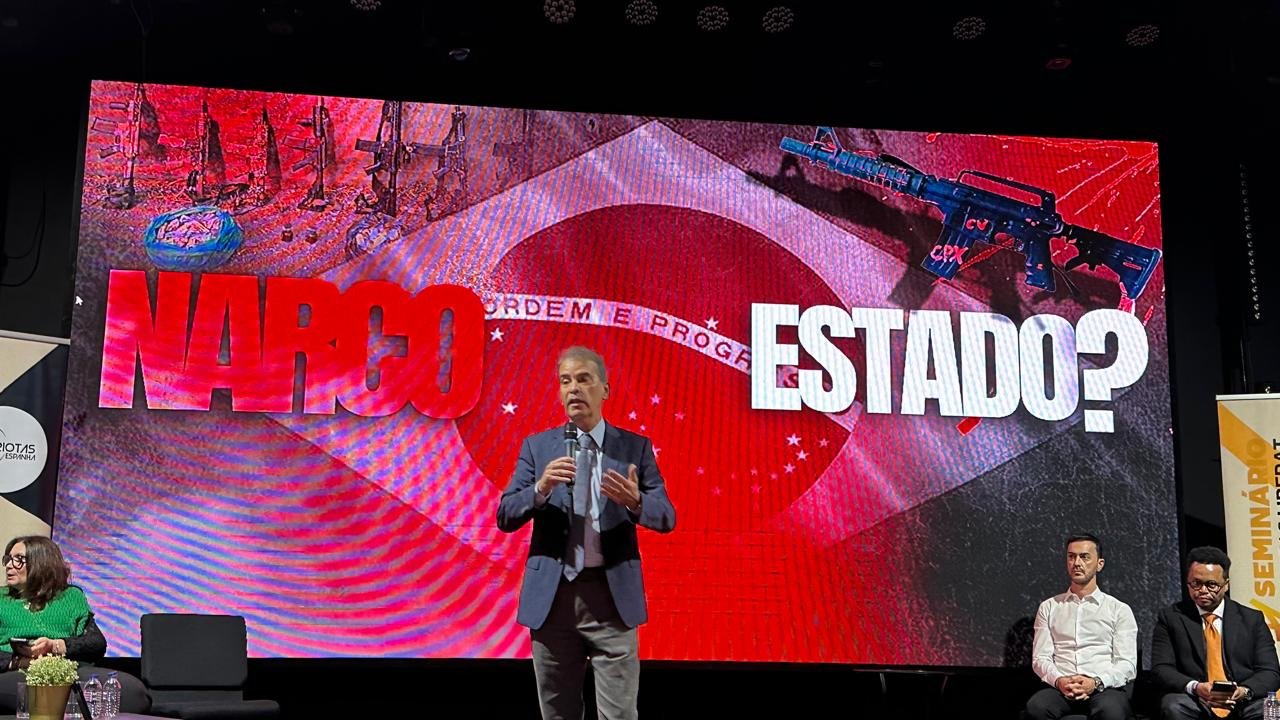 Feitosa palestra em Seminário na Europa