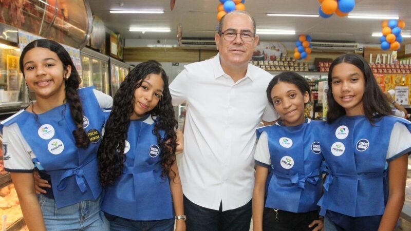 Alunos de Jaboatão vivenciam dia de fiscalização com o Procon e aprendem sobre direitos do consumidor