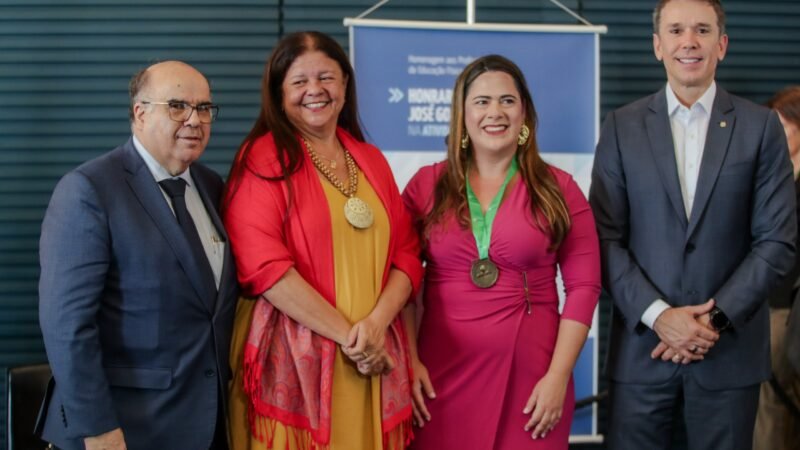 1ª Vice-Presidente do CREF12/PE, Aída Andrade, é homenageada com a mais alta honraria da Educação Física no Brasil