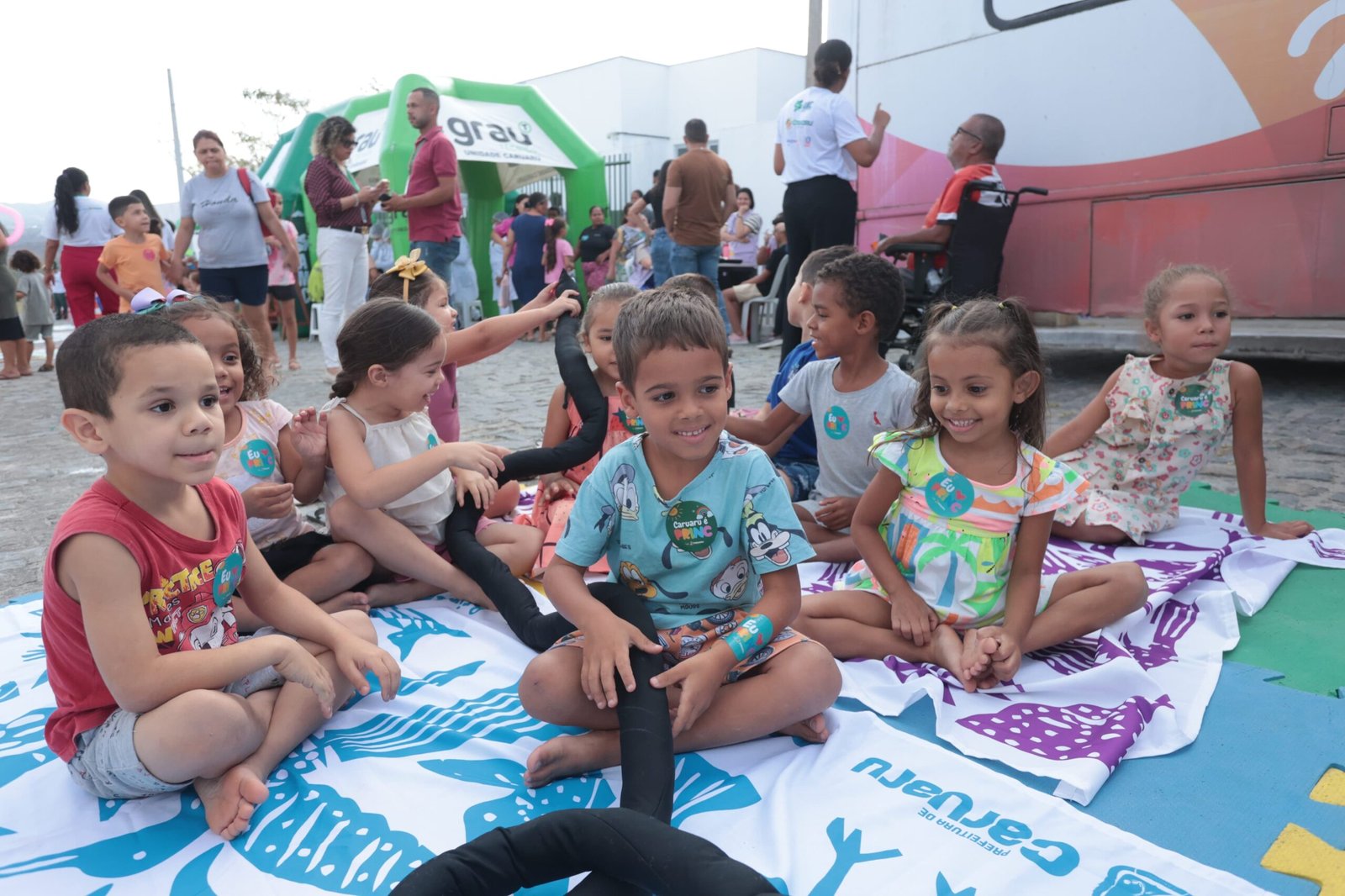Caravana da Primeira Infância chega ao Residencial Luiz Bezerra Torres com serviços e atividades lúdicas